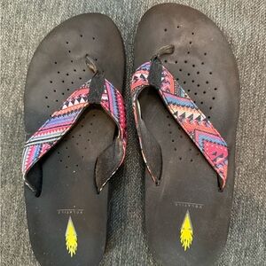 Volitile pink & Colorful Patterned Flip Flops women’s size 8.5 great condition